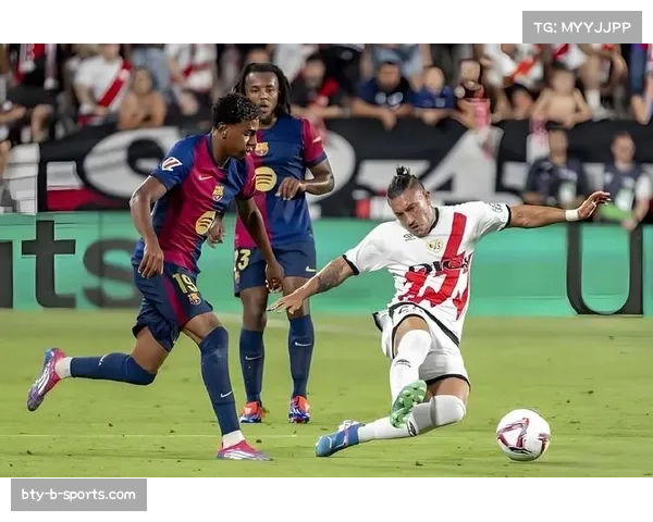 赫罗纳防守端隐患巨大 联赛失球第三多却成功限制巴萨进攻 赫罗纳防守端隐患巨大 联赛失球第三多却成功限制巴萨进攻